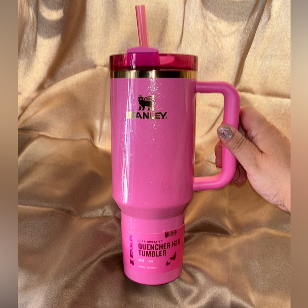 Stanley X Wicked 40oz Tumbler Exclusive Glinda Sparkle Pink